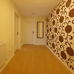 2 Bed Flat In Elephant & Castle